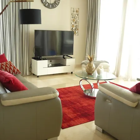 Maxima Apartment